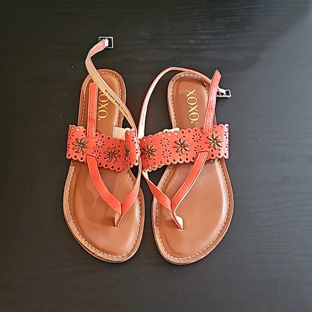 Sandals - Picture 1 of 3